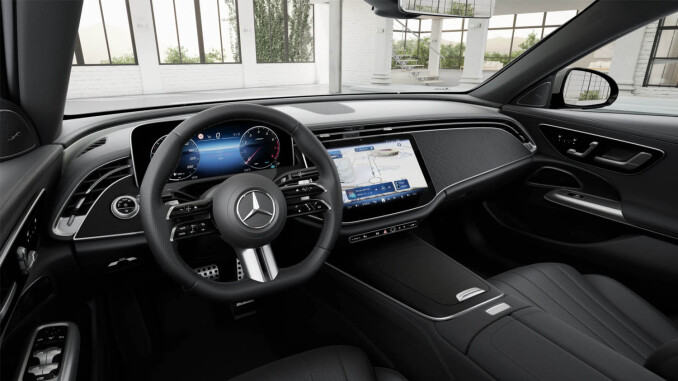 Mercedes-Benz E-Class E200 Exclusive Premium Plus 4dr 9G-Tronic Petrol Saloon - Image 3